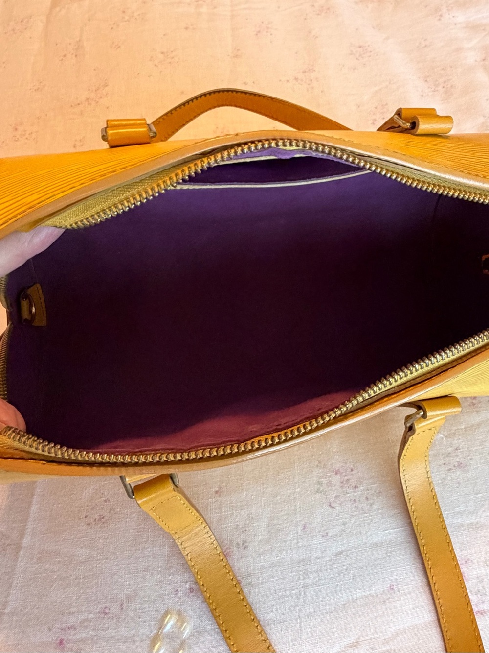 Louis Vuitton Tassil Yellow Epi Leather Soufflot Bag - Picture 9 of 15